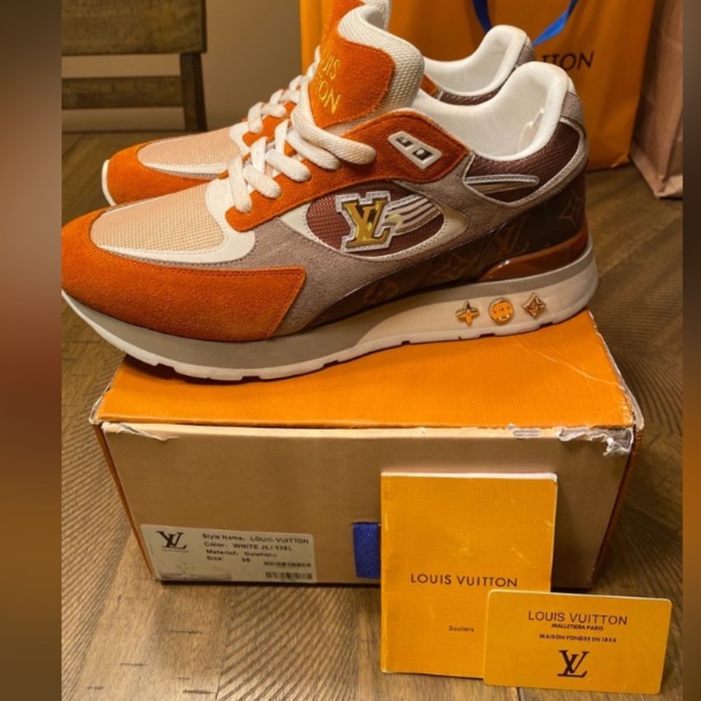 LOUIS VUITTON SNEAKERS - Picture 2 of 5